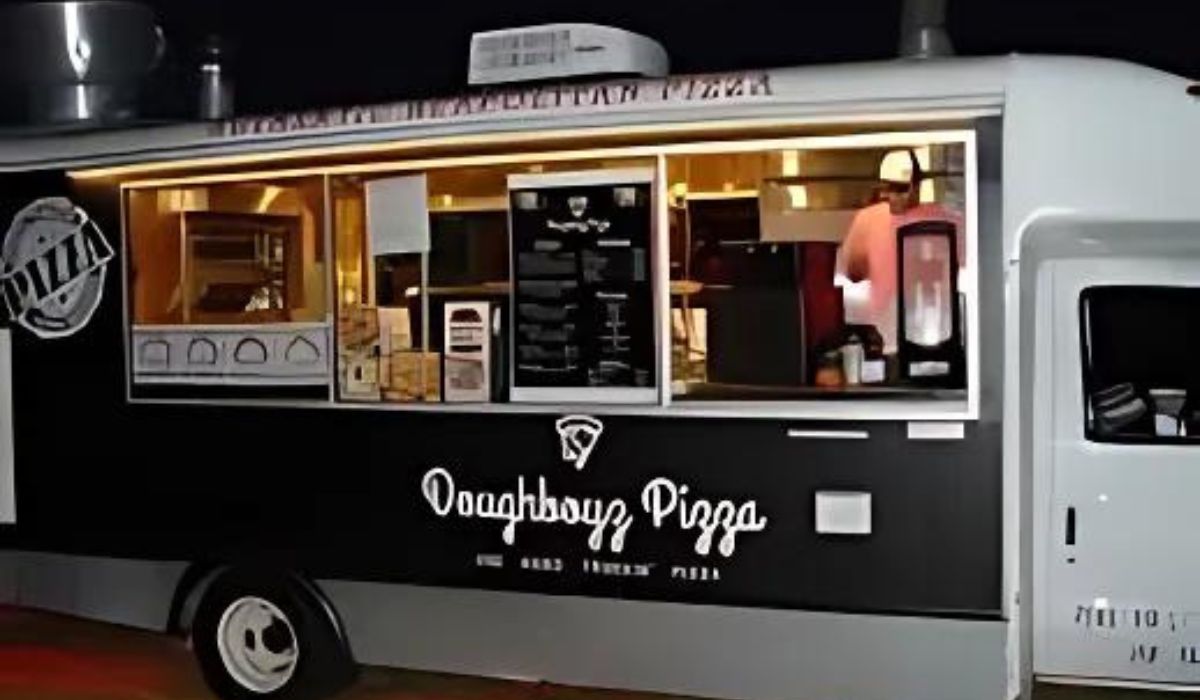 doughboyz pizza food truck logo